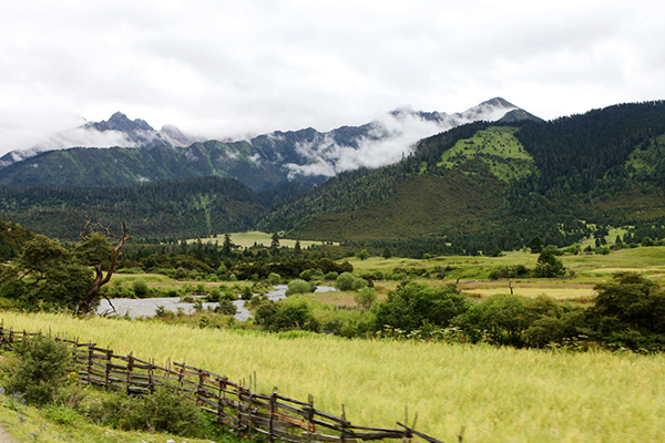 深度環(huán)線全景，布宮，林芝，巴松措，大峽谷，朗縣，澤當，拉姆拉錯，羊湖，滿拉水庫，日喀則，納木措扎營8晚9日游