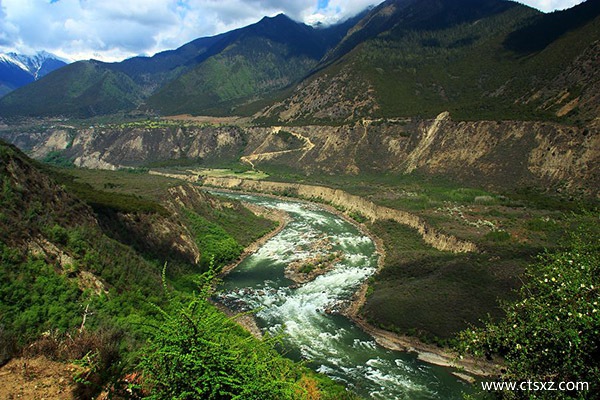 雅魯藏布江大峽谷景區(qū)