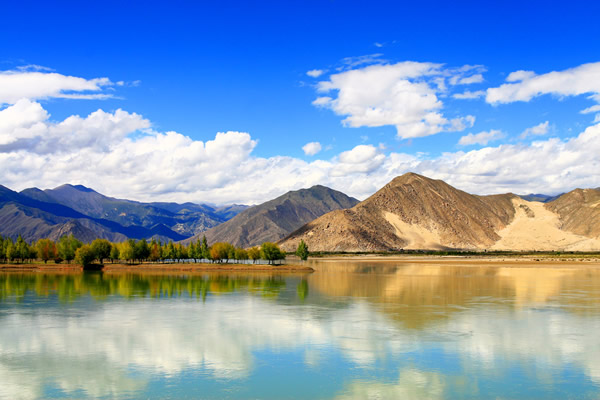 拉薩-林芝-巴松錯(cuò)-魯朗-大峽谷-羊湖-納木措-日喀則-珠峰11晚12日